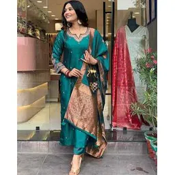 Women Embroidered Straight Kurta Suit Set-image-6