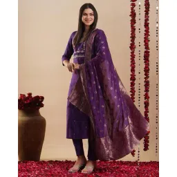 svaraa Women Embroidery Straight Kurta Set image 4