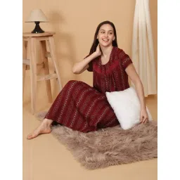 Sweet Dreams Maroon Cotton Regular Fit Geometric Print Night Dress-picture-10
