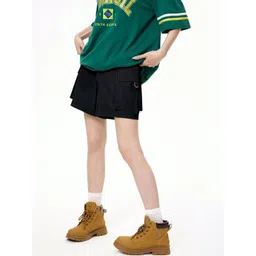 SZN Women Outdoor Shorts image 5