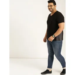 Sztori Plus Size Men Black Solid V-Neck T-shirt image 4