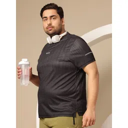 Sztori Plus Sized Reflective Detail Printed T-shirt-picture-48