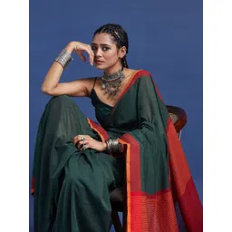 Taavi Bengali Woven Pure Cotton Saree With Pom Pom Details-picture-24