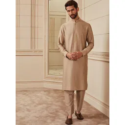 Tasva Men Brown Solid Kurta With Metal Zipper-picture-38