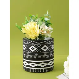 Tayhaa Black & White Ceramic Engraved Pattern Planter-picture-41