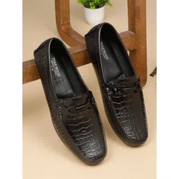 Teakwood Leathers Men Textured Leather Horsebit Loafers-picture-38