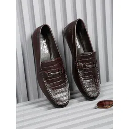 Teakwood Leathers Men Textured Leather Loafers-picture-19