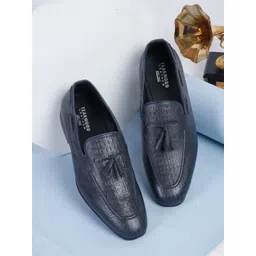 Teakwood Leathers Men Textured Lightweight Leather Tassel Loafers-picture-36