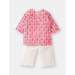 THE BABY LABEL Kids Pink Monkeys Gone Banana Hand-Block Pure Cotton Kurta Pajama Set-picture-24