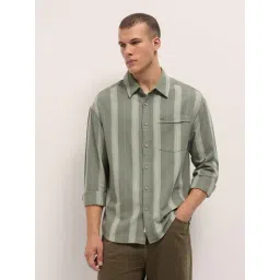 The Bear House Green Cotton Relaxed Fit Stripes Overshirt-picture-26