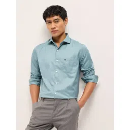 The Bear House Green Solid Regular Fit Shirt-picture-19