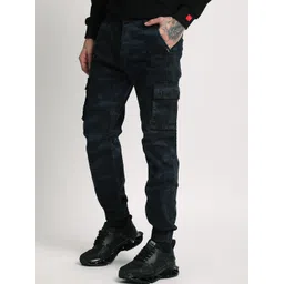 THE BEAR HOUSE Men Camouflage Printed Mid-Rise Regular Fit Cargos Trousers-picture-24