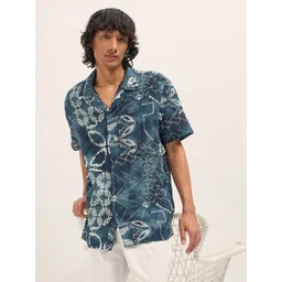 THE BEAR HOUSE Men Relaxed Fit Abstract Printed Cuban Collar Casual Shirt-picture-37