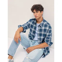 THE BEAR HOUSE Men Relaxed Fit Buffalo Checked Spread Collar Pure Cotton Casual Shirt-picture-10