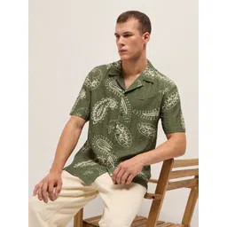 THE BEAR HOUSE Men Relaxed Fit Ethnic Motifs Printed Cuban Collar Casual Shirt-picture-22