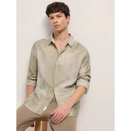 THE BEAR HOUSE Men Relaxed Fit Solid Spread Collar Casual Shirt-picture-29