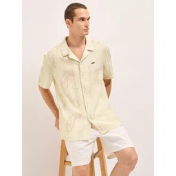 THE BEAR HOUSE Men Relaxed Fit Textured Cuban Collar Casual Shirt-picture-35