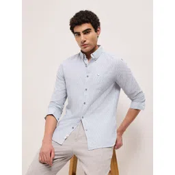 THE BEAR HOUSE Men Slim Fit Vertical Striped Button-Down Collar Casual Shirt-picture-18