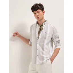 THE BEAR HOUSE Men Slim Fit Vertical Striped Button-Down Collar Cotton Casual Shirt-picture-28