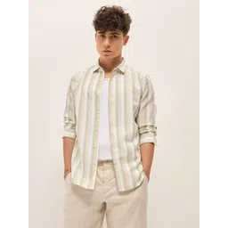 THE BEAR HOUSE Men Spread Collar Vertical Striped Slim Fit Casual Shirt-picture-37