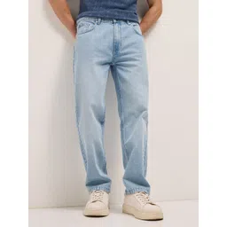 THE BEAR HOUSE Men Straight Fit Mid-Rise Light Fade Jeans-picture-39