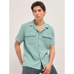 THE BEAR HOUSE Men Textured Cuban Collar Casual Shirt-picture-35