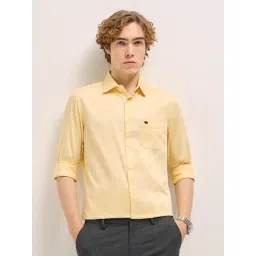 The Bear House Yellow Cotton Tailored Fit Solid Formal Shirt-picture-37