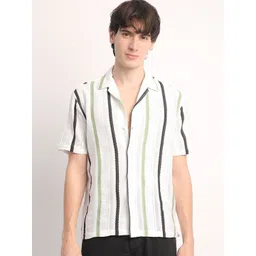 THE BEETEL HOUSE Men Relaxed Fit Cuban Collar Vertical Striped Casual Shirt-picture-28