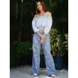 THE BOOZY BUTTON Striped Crop Top With Denim Trousers-picture-25