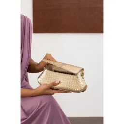 THE GUSTO Bella Textured Clutch Bag - Gold (S)-picture-10
