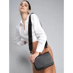 THE GUSTO Black Solid Small Sling Handbag-picture-22