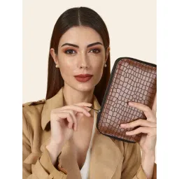 THE GUSTO Tan Casual PU Zip Around Wallet for Women-picture-29