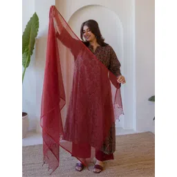 THE INDIAN ETHNIC CO Checked Kota Doria Dupatta-picture-31