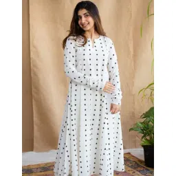 The Indian Ethnic Co White A-Line Block Printed Cotton Kurta with Split V Neck & Chudi Sleeves-picture-41