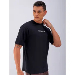 The Indian Garage Co Men Printed Raw Edge Boxy T-shirt-image-8