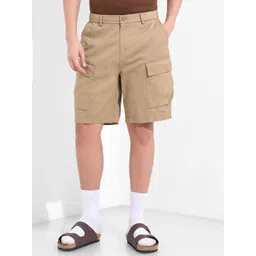 The Indian Garage Co Men Relaxed Fit Mid-Rise Cargo Shorts-picture-14