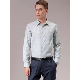 the indian garage co. x luxe Luxe by TIGC Men Spread Collar Micro Ditsy Printed Slim Fit Formal Shirt-picture-23