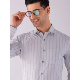the indian garage co. x luxe Luxe by TIGC Men Spread Collar Striped Slim Fit Formal Shirt-picture-30
