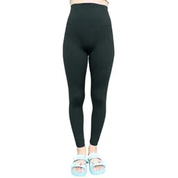 The little lookers Cotton Knit Solid Gym Pants - Black-picture-25