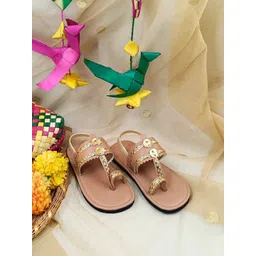 THE MADRAS TRUNK Kids Embellished Kolhapuris One Toe Flats-image-22