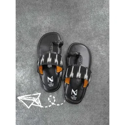 THE MADRAS TRUNK Kids Printed One Toe Flats-image-29