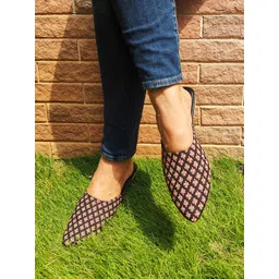 THE MADRAS TRUNK Women Black Printed Mules Flats-picture-13