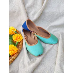 THE MADRAS TRUNK Women Colourblocked Leather Mojaris-picture-27