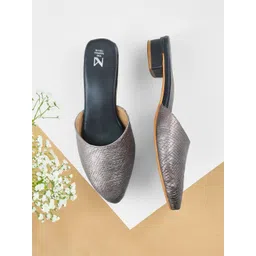 THE MADRAS TRUNK Women Printed Heeled Mules-picture-20