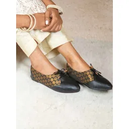 THE MADRAS TRUNK Women Printed Loafers-picture-41