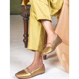 THE MADRAS TRUNK Women Printed Open Toe Flats-picture-35