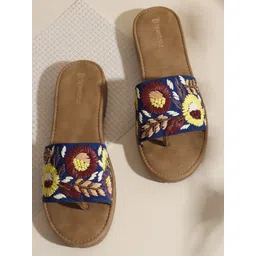 THE WHITE POLE Women Embroidered Open Toe Flats-picture-31