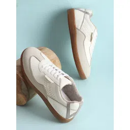 THE WHITE POLE Women Perforations Lace Up Sneakers-picture-22