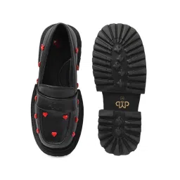 The White Pole Women's Black Casual Loafers image 4