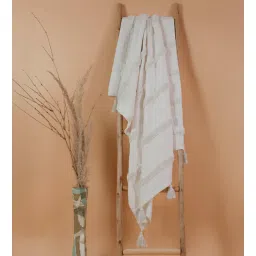 thegasbh White Cotton Hand Tufted 70X52 Inches Throw-picture-10